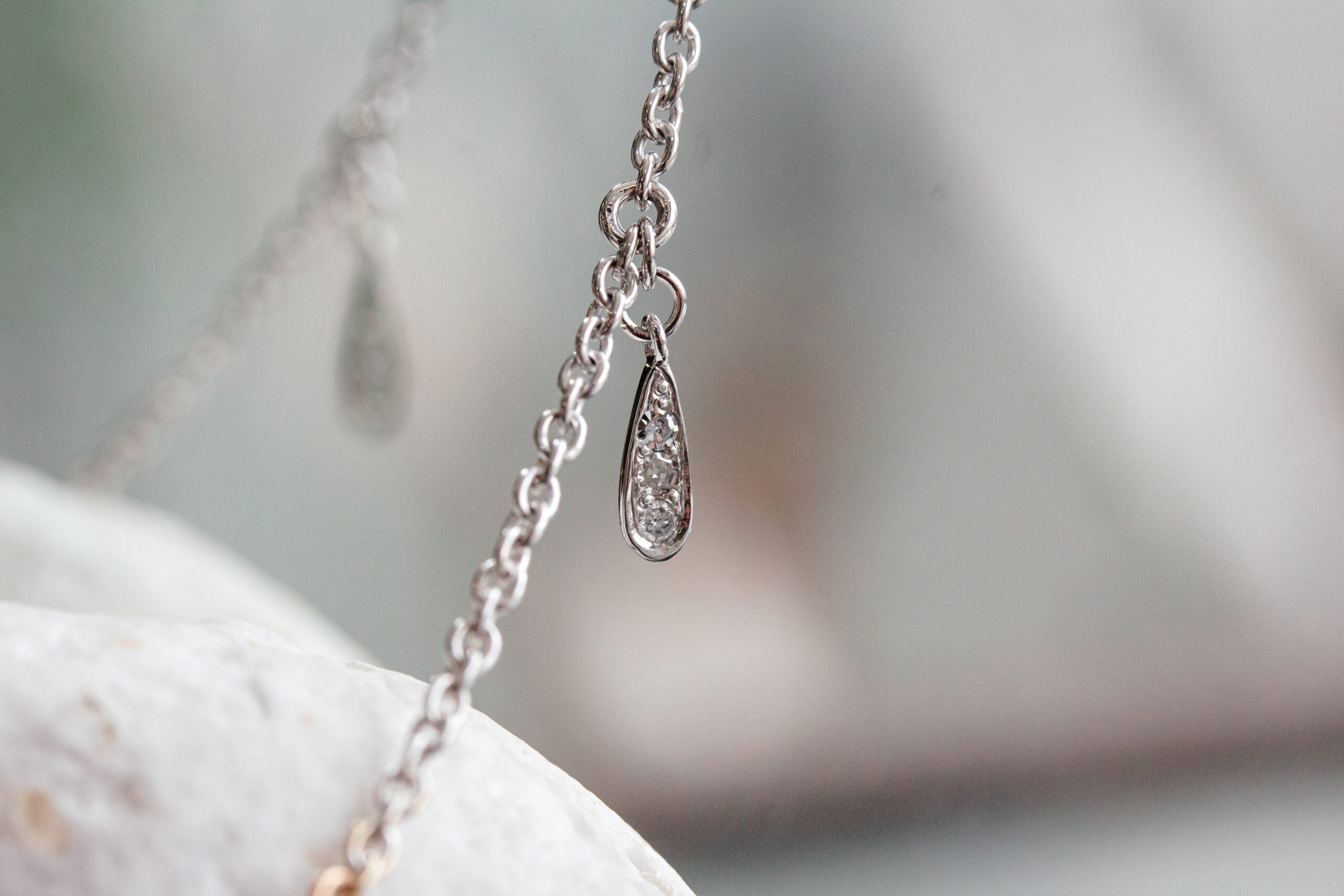 9ct Gold Blue Topaz Necklace - Image 5